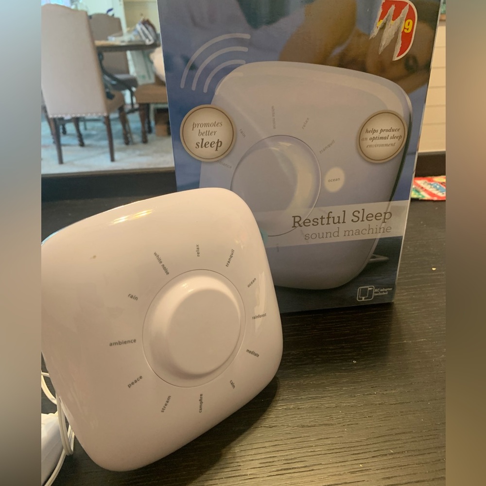 Restful Sleep sound machine. Plug in or use batteries. 12 sounds